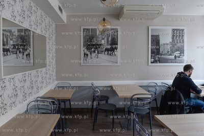 Gdańsk. Bar turystyczny na ul. Szerokiej z nowym wystrojem...