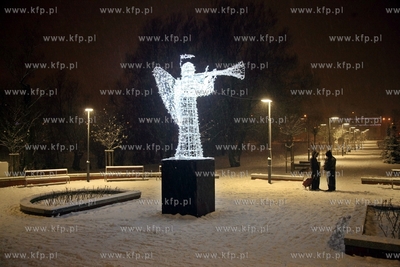 Swiateczny aniol w Alei ks. Waląga w Pruszczu Gdanskim.....