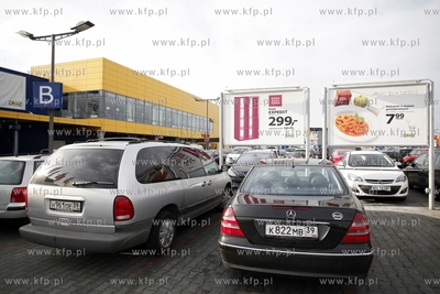 Rosjaniez Kaliningradu na zakupach w Centrum Matarnia...