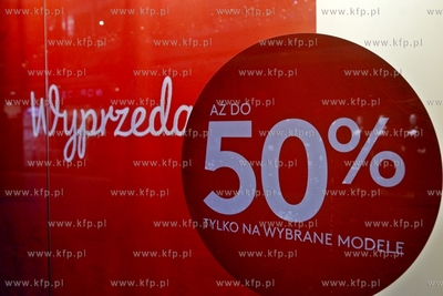 Poswiateczne wyprzedaze w Centrum Handlowym Manhattan...