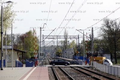 Gdansk Orunia. Przejazd kolejowy miedzy ul. Goscinna...