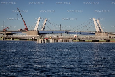 Pierwsze próby obciążeniowe budowanego mostu w Sobieszewie.
29.09.2018
fot....