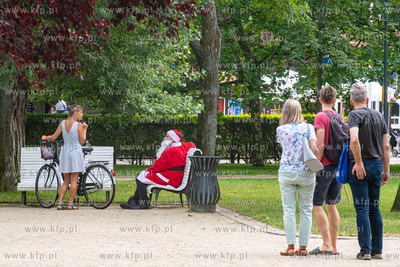 Święty Mikołaj wakacje spędza w Sopocie.  20.08.2022...