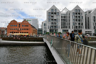 Po 9 miesiącach kładka obrotowa na Wyspę Schiorzów...