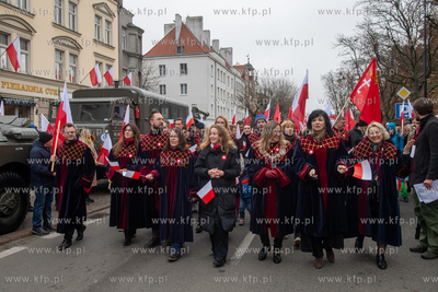 Gdańsk. Parada z okazji Narodowego Święta Niepodległości....