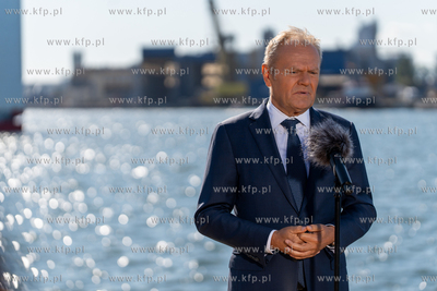 Konferencja Premiera Donalda Tuska po spotkaniu z pracownikami...