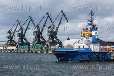 Port Gdynia. Nabrzeże Holenderskie. 04.07.2019 / fot....