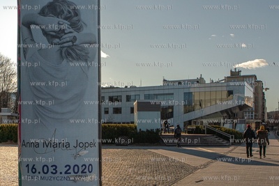 Gdynia. W całym kraju w zwiazku z zagrożeniem epidemicznym...