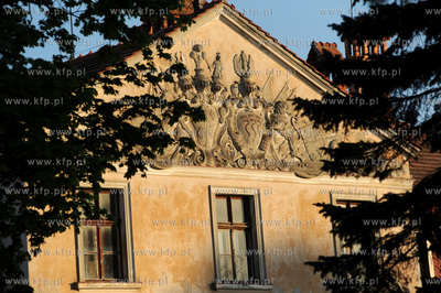 Kadyny. Barokowy palac zbudowany w 1688 roku przez...