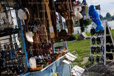 Mikoszewo. Stoisko z pamiatkami.
22.07.2011
fot....