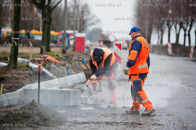 Slupsk. Remontowana i modernizowana ulica Grunwaldzka,...