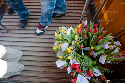 Gdansk. Dzien kobiet w zabytkowym tramwaju 105 N z...