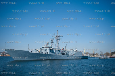 Gdynia. Oksywie. Port Marynarki Wojennej. Fregata rakietowa...