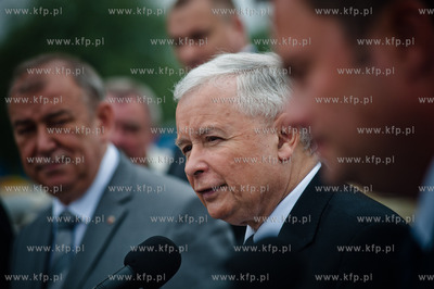 Elblag. Most Gorny. Wspolna konferencja prasowa nowo...