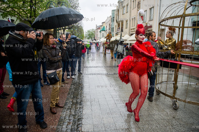 Sopocka Majowka. Parada Zwierzat - Krol Lew i jego...