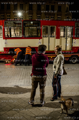 Gdansk. Dolne Miasto. Operacja ustawiania zabytkowego...
