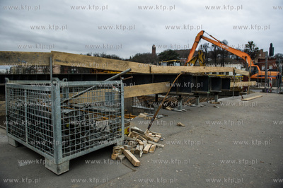 Gdansk. Ograniczenie wysokosci przejazdu do 3,4 metra...