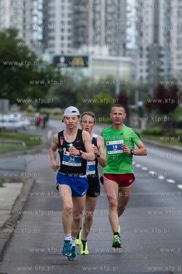 Zawodnicy na trasie II PZU Gdansk Maraton. 
15.05.2016
fot....