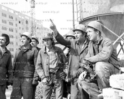 Robotnicy na budowie osiedla mieszkaniowe Gdansk Zaspa....