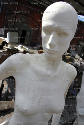 Prace studentow Wydzialu Rzezby Akademii Sztuk Pieknych...