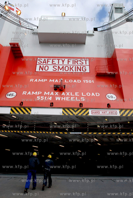 Chrzest samochodowca ro-ro Tarifa zbudowanego przez...