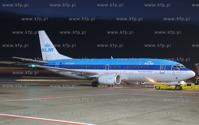 Gdansk, Rebiechowo Nz.Boeing 737-306  linii KLM

REG.PH-BDA

27.11.2006

fot....