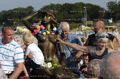 Ustka
Na molo wschodnim w Ustce odslonieto pomnik...