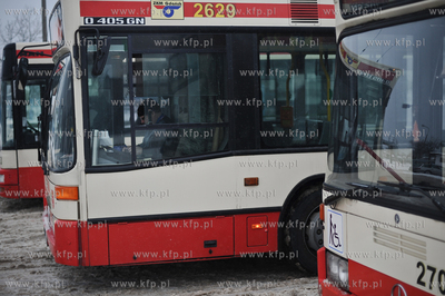 Autobusy ZKM na petli autobusowej przy ulicy Walowej,...