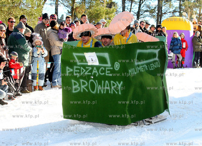 Druga edycja Crezy slide - Zjazdu na byle czym, odbywajaca...