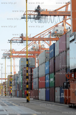 Gdynia. Baltycki Terminal Kontenerowy. 24.03.2011
fot....