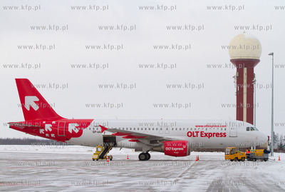 Airbus 320 linii YES Airways, polskiej linii czarterowej,...