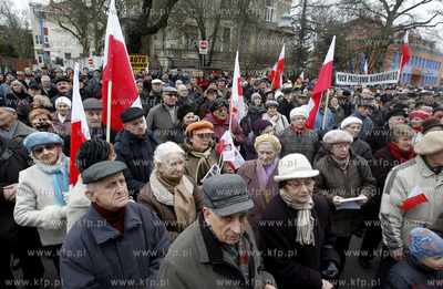 Szczecin. Protest i przemarsz ludzi, ktorzy nie zgadzaja...