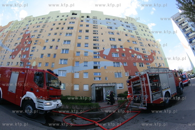 W Gdansku Zaspie wybuchł pozar w jednym z mieszkam...