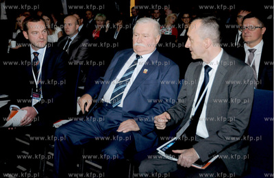 Prezydent Lech Walesa gosciem III Konferencji Zwiazku...