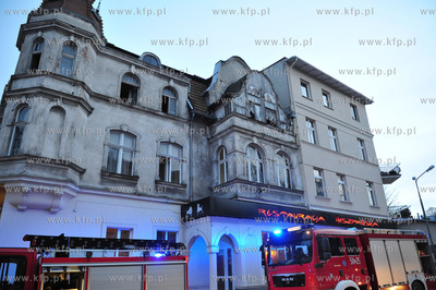Sopot. Ulica 3 Maja nr 5. Pozar na 2 pietrze kamienicy...