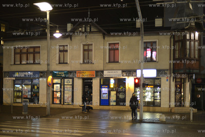 Gdynia. Centrum miasta wieczorowa pora. Nz. Dom Wojta...