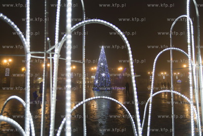 Sopot. Iluminacje świetlne na Placu Przyjaciół Sopotu.
21.12.2018
fot....