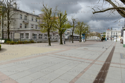 Sobota 25 kwietnia 2020 roku w Sopocie, godziny przedpołudniowe...