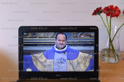 Transmisja mszy św. na żywo bez uczestnictwa wiernych...