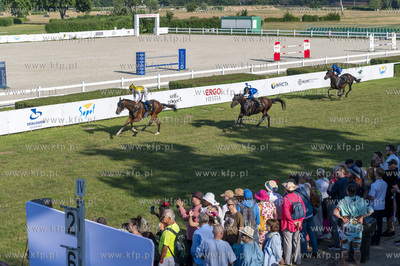 Sopot Wyścigi. Hipodrom. Konkurs kapeluszy i wyścigi...