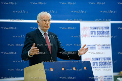 Spotkanie Andrzeja Olechowskiego ze studentami na Wydziale...