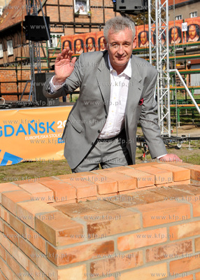Gdansk. Wmurowania kamienia wegielnego pod budowe Teatru...