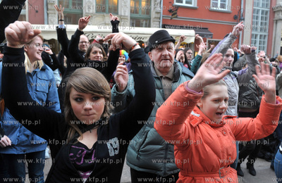 Na 100 dni przed rozpoczeciem Euro2012 na ulicy Dlugiej...