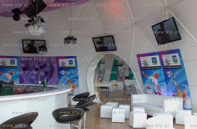 Gdanska Strefa Kibica na placu Zebran Ludowych podczas...