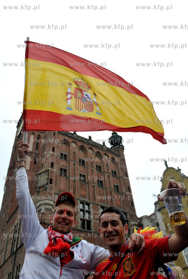 Gdansk, Dlugi Targ. Irlandzcy i hiszpanscy kibice bawia...