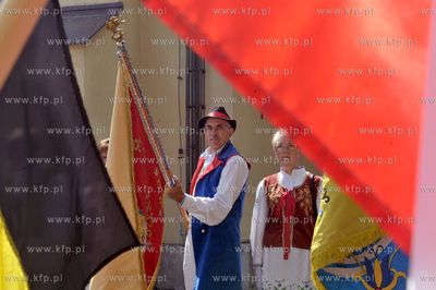 Zukowo na Kaszubach. Plac przed kosciolem sw. Jana...