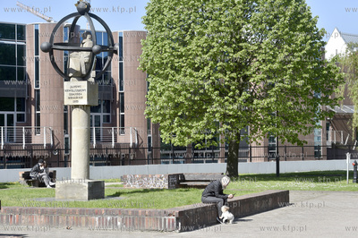 Gdańsk. Okolice ul. Wodopój. Skwer i pomnik Jana...