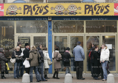 Tlusty Czwartek. Nz cukiernia Paczus z Gdyni.
15.02.2007
fot....