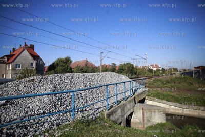 Gdansk. Remont  torow na trasie Gdansk Stocznia do...
