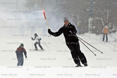 Rozpoczecie sezonu narciarskiego w Wiezycy na Kaszubach....
